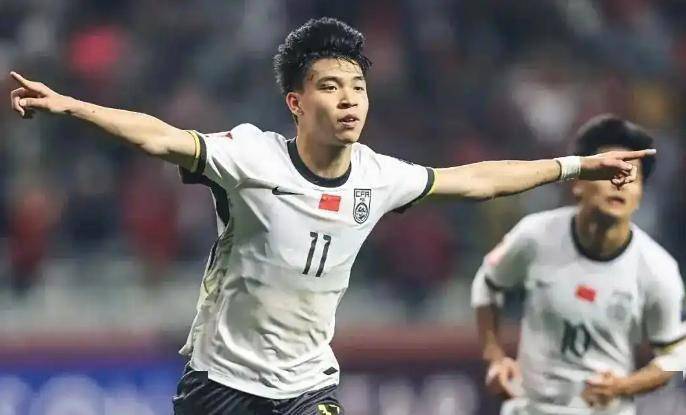 慘敗僅兩天 國(guó)足新帥發(fā)瘋 解雇3人 拋棄張玉寧 下輪與日本打平